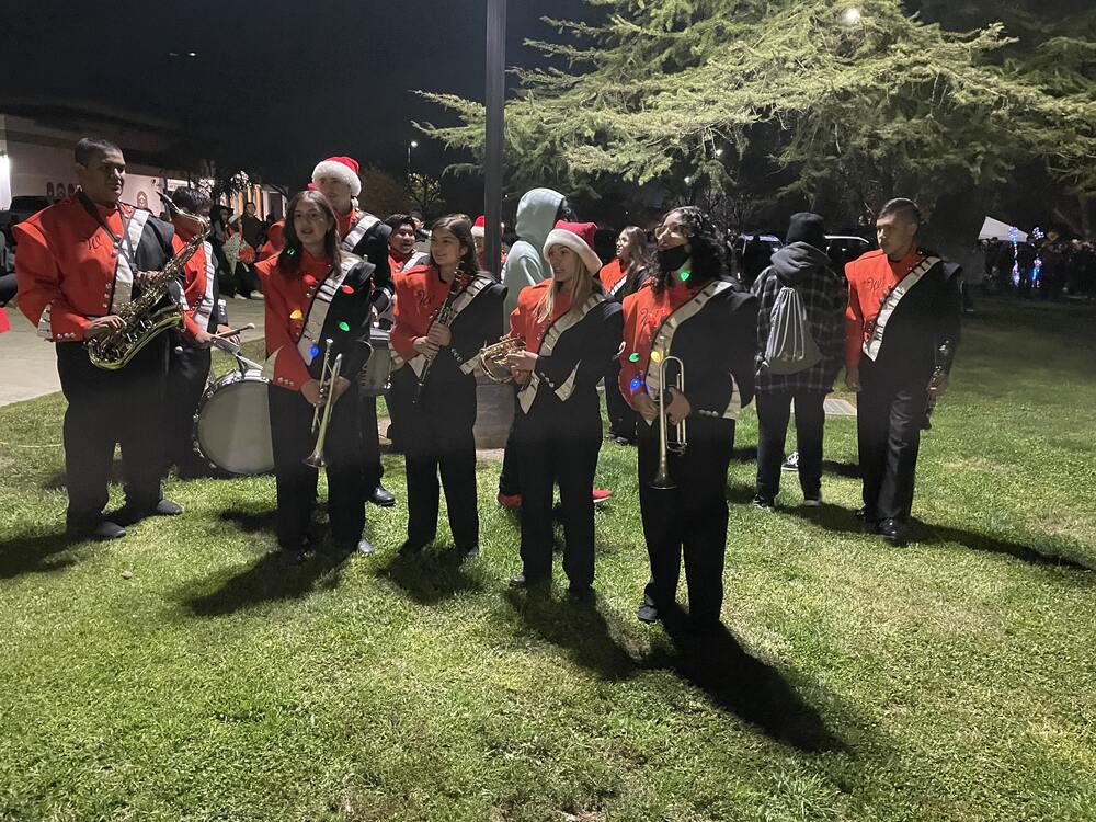 Wasco celebrates holiday spirit with parade, tree lighting Wasco Tribune